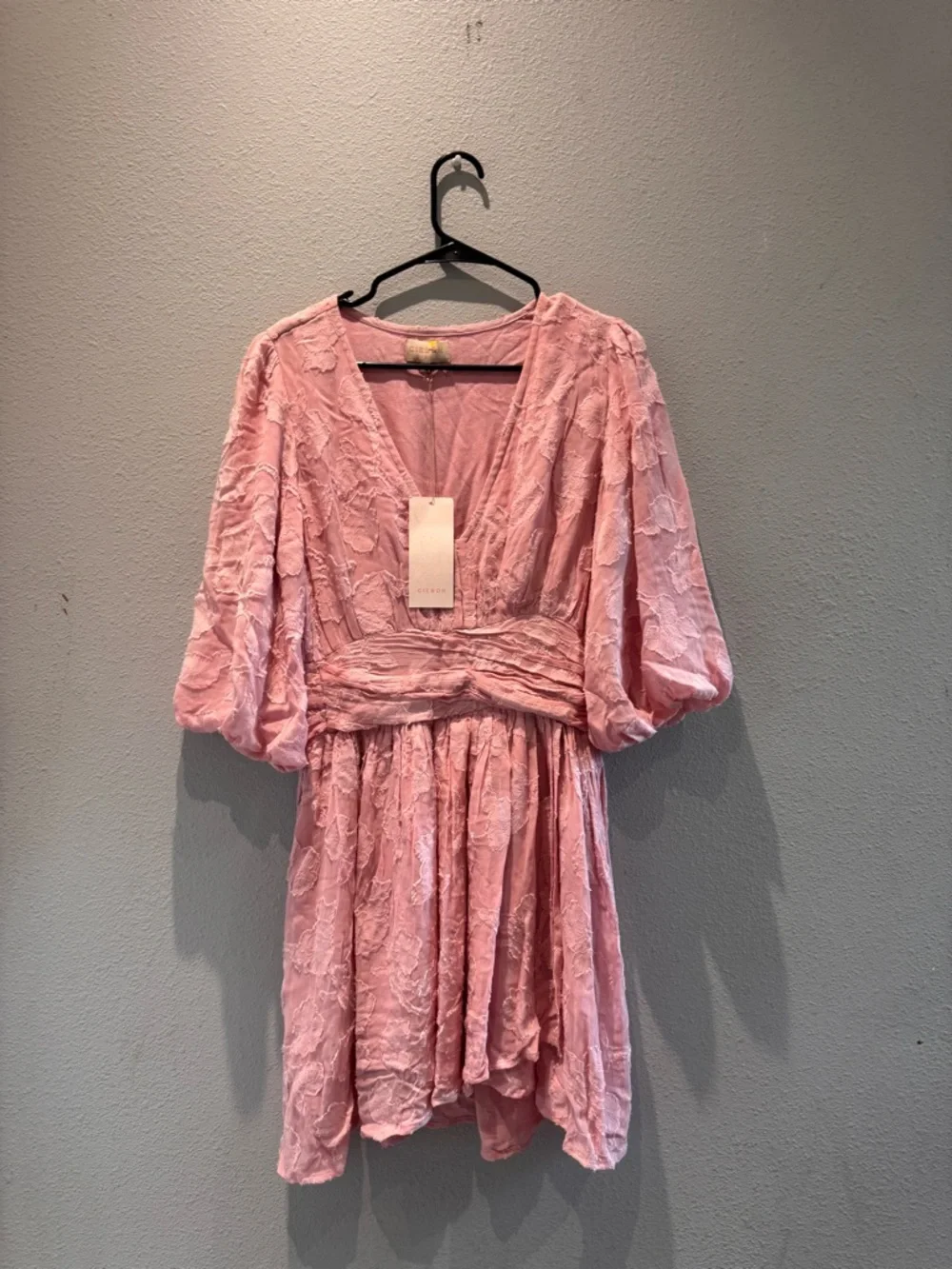 CIEBON Dusty Pink Textured V-Neck Dress - Picture 3 of 10